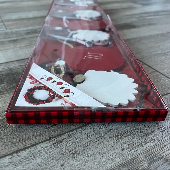 NWT Rae Dunn Santa Gnome Christmas Garland - Picture 3 of 7